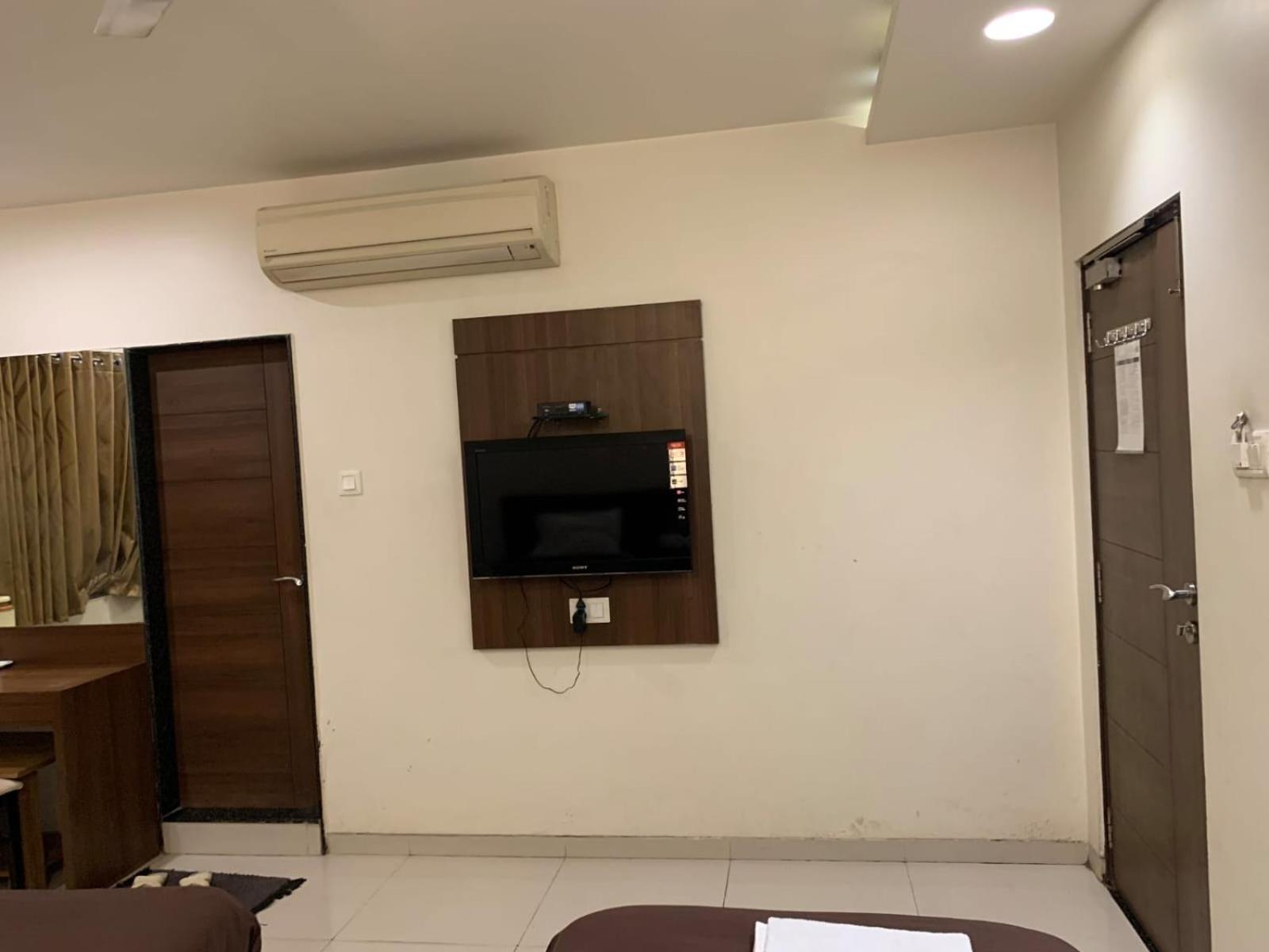Padra  Hotel Sahyog מראה חיצוני תמונה