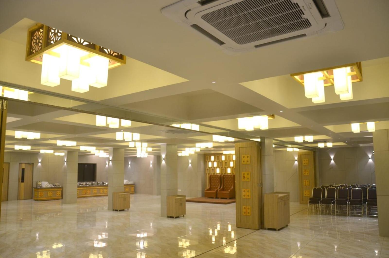 Padra  Hotel Sahyog מראה חיצוני תמונה